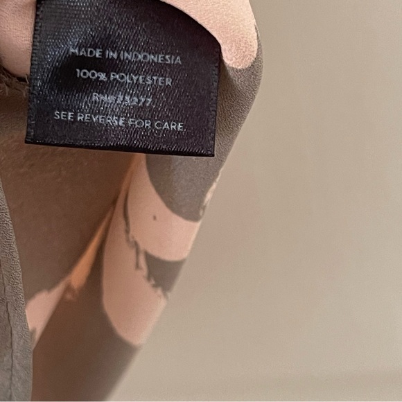 Simply Vera Tang Top - Khaki/Coral Peach.  Womens: XS - Picture 6 of 9